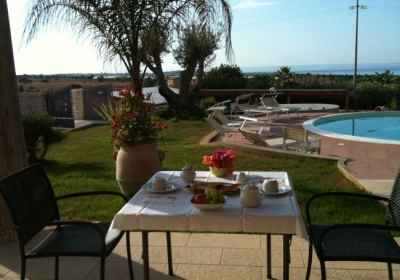 Casa Vacanze Residence Latruvatura Bilocali In Villa Con Piscina